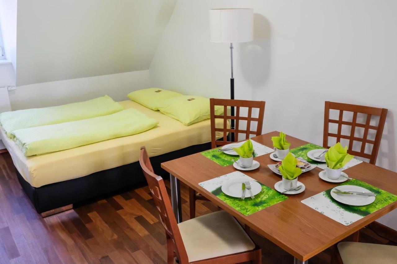 Jungingers Aparthotel Holzheim  Eksteriør billede